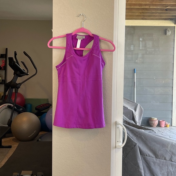 Athleta fuchsia built in bra pockets in back sleeveless Tank Top. Size Small - Picture 2 of 7